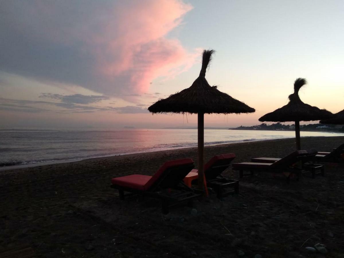 Casa Cachita 2-Confortable Estudio A Pie De Playa Estepona Eksteriør bilde
